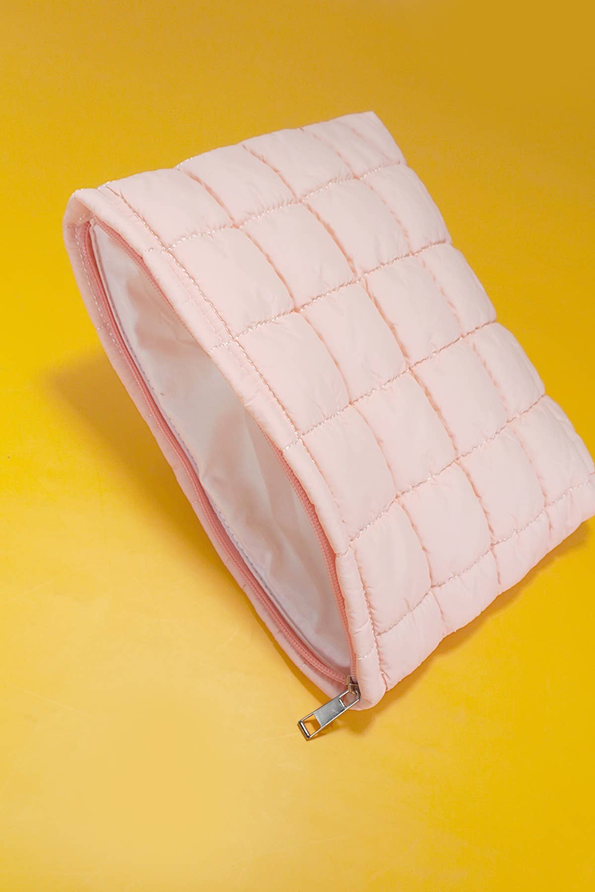 QUILTED PUFFY COSMETIC MAKEUP POUCH CLUTCH BAG |Off-White