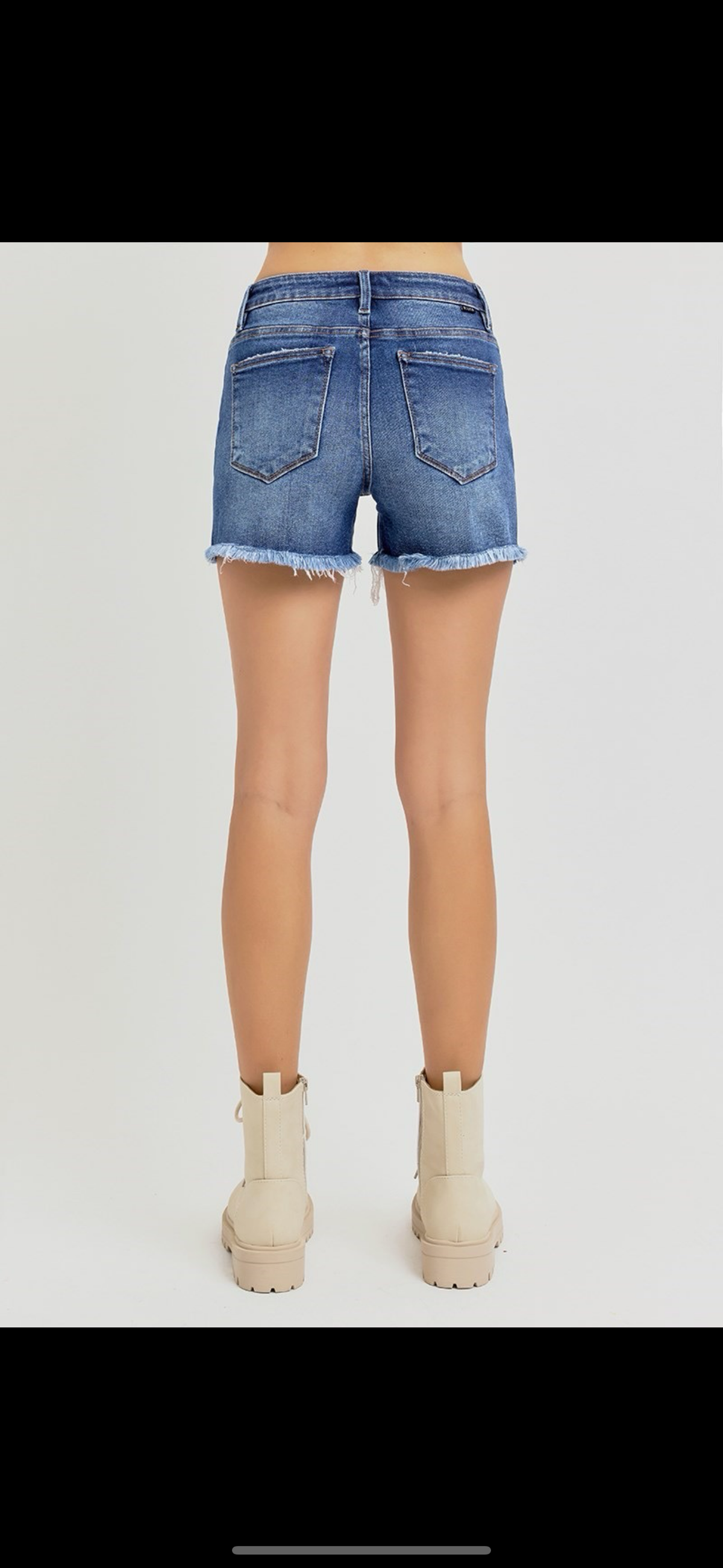 Risen Jean Short: Dark